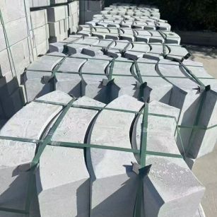 广元 芝麻灰弧形路沿石