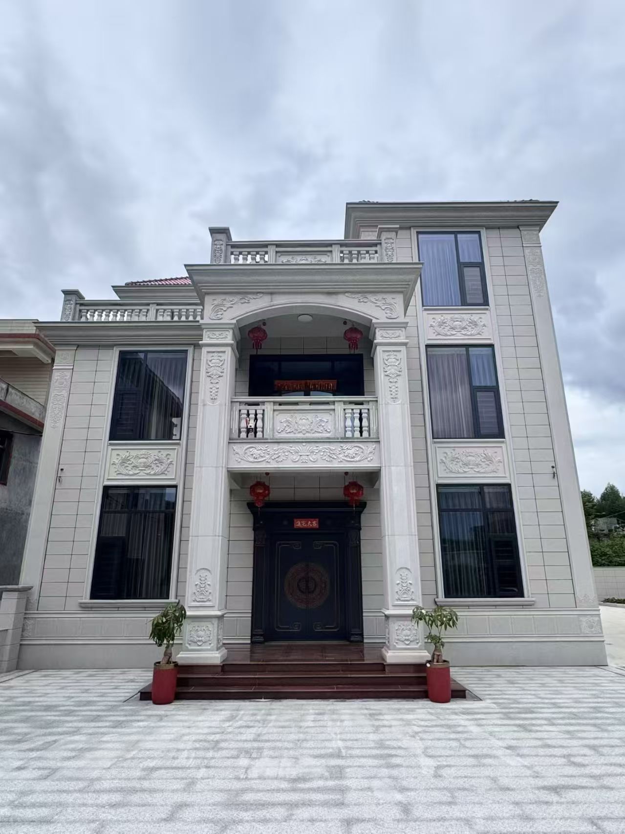 广元 芝麻白石材别墅干挂案例展示