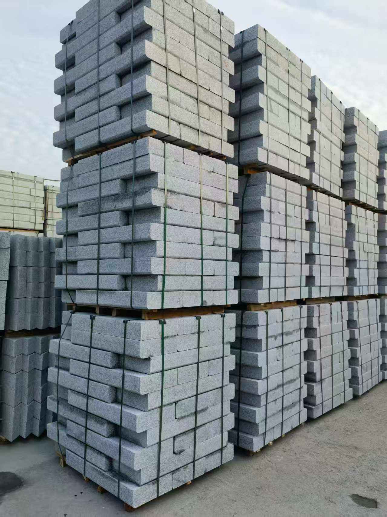 广元 路沿石（路侧石），颜色一致，尺寸标准