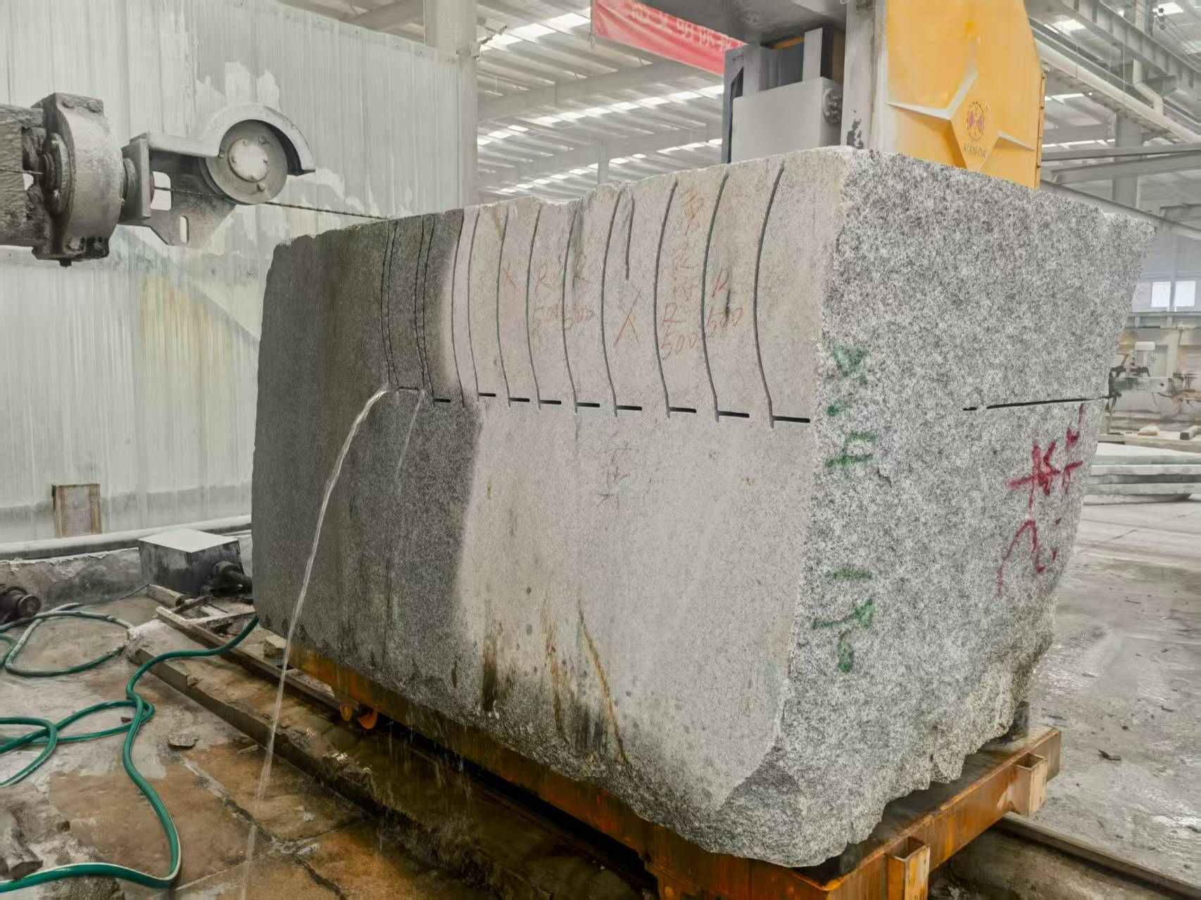 广元 602，大花芙蓉白，绳锯加工弧形路沿石