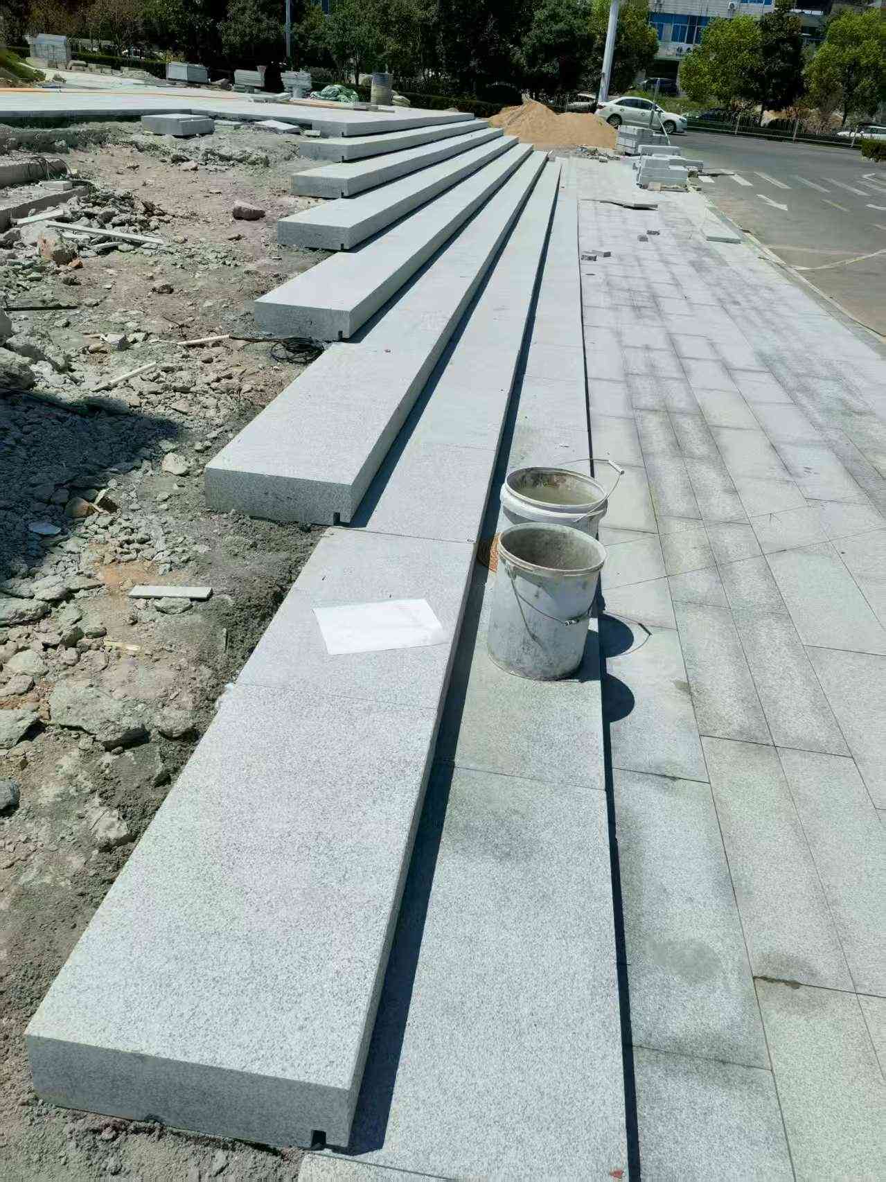 广元 芝麻白整石台阶，施工现场