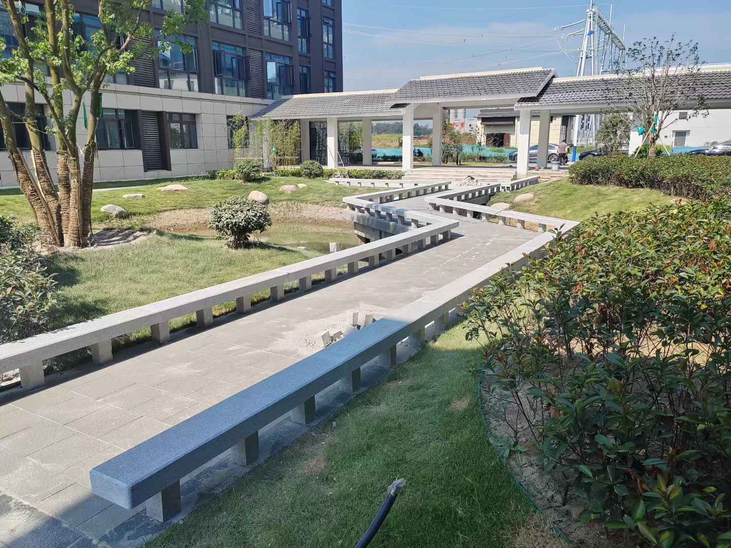 广元 芝麻灰小区坐凳&栏杆安装效果