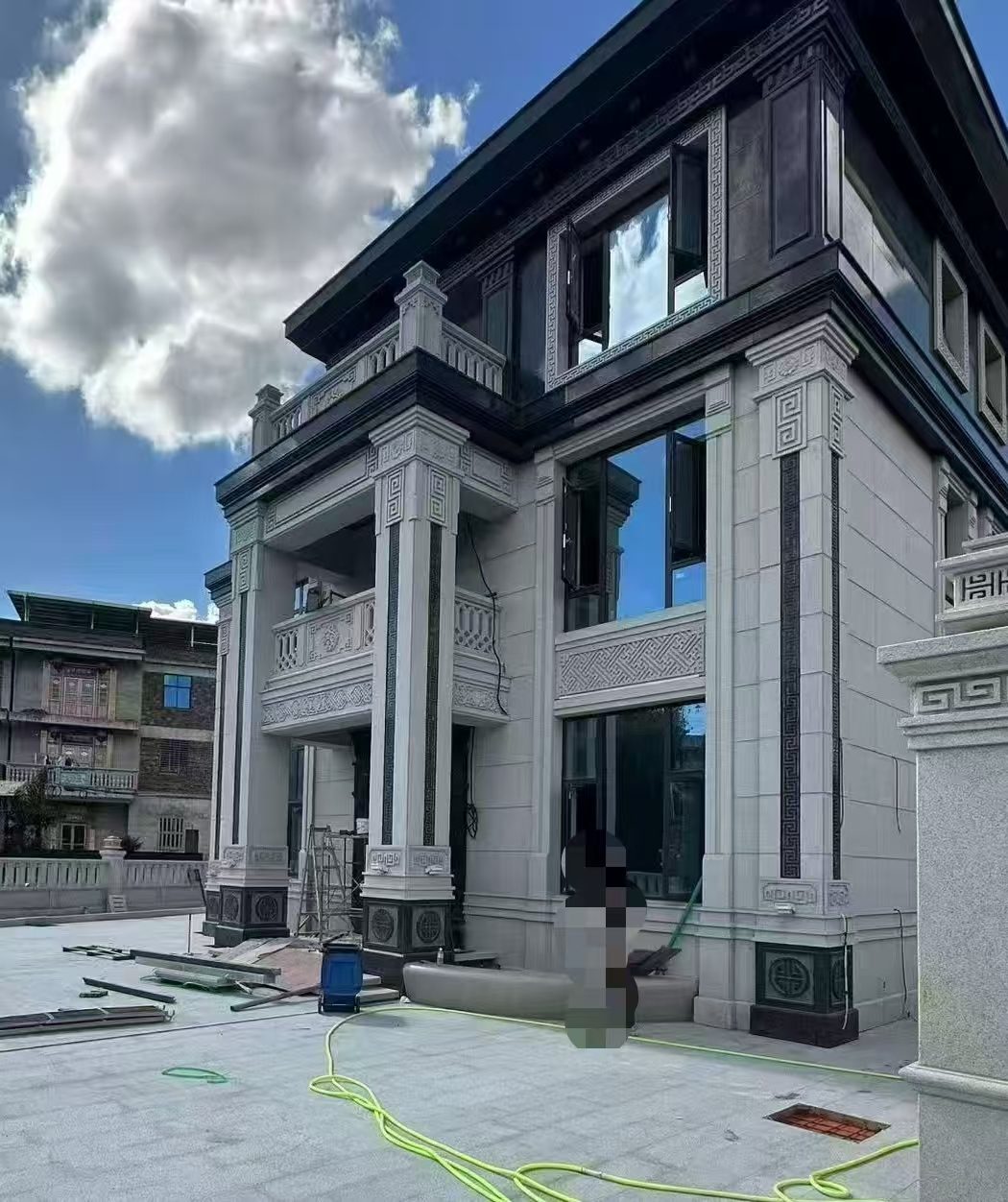 广元 别墅干挂，芝麻白与芝麻黑完美配合